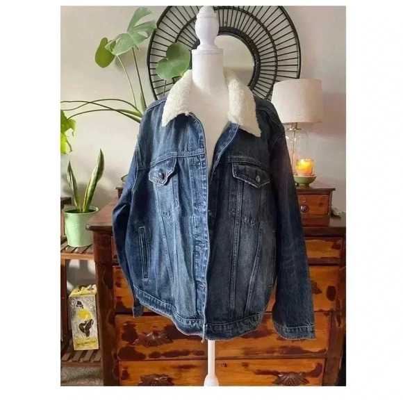 Good American Sherpa Collar Blue Denim Jacket - Picture 3 of 8